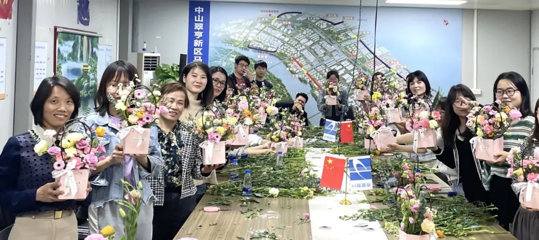 情系“三·八” ，感恩有她